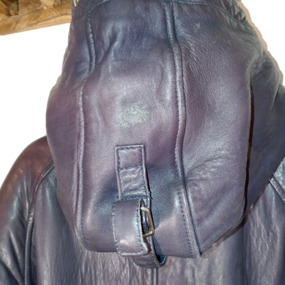 Leather jacket - Picture 15 of 16